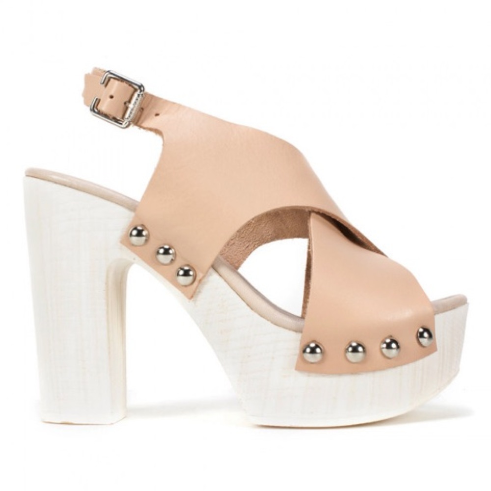 NIB Cream Italian Leather Studded Wooden Platform - Picture 5 of 5